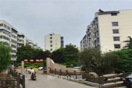 出售泰安新城悦山湖3室2厅2卫139.92平毛坯房